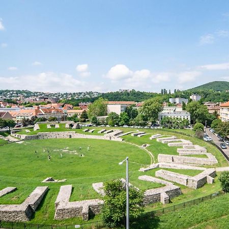 Free Parking Amphitheater Apartment - Wifi, Ac, Tv Budapest Exterior foto