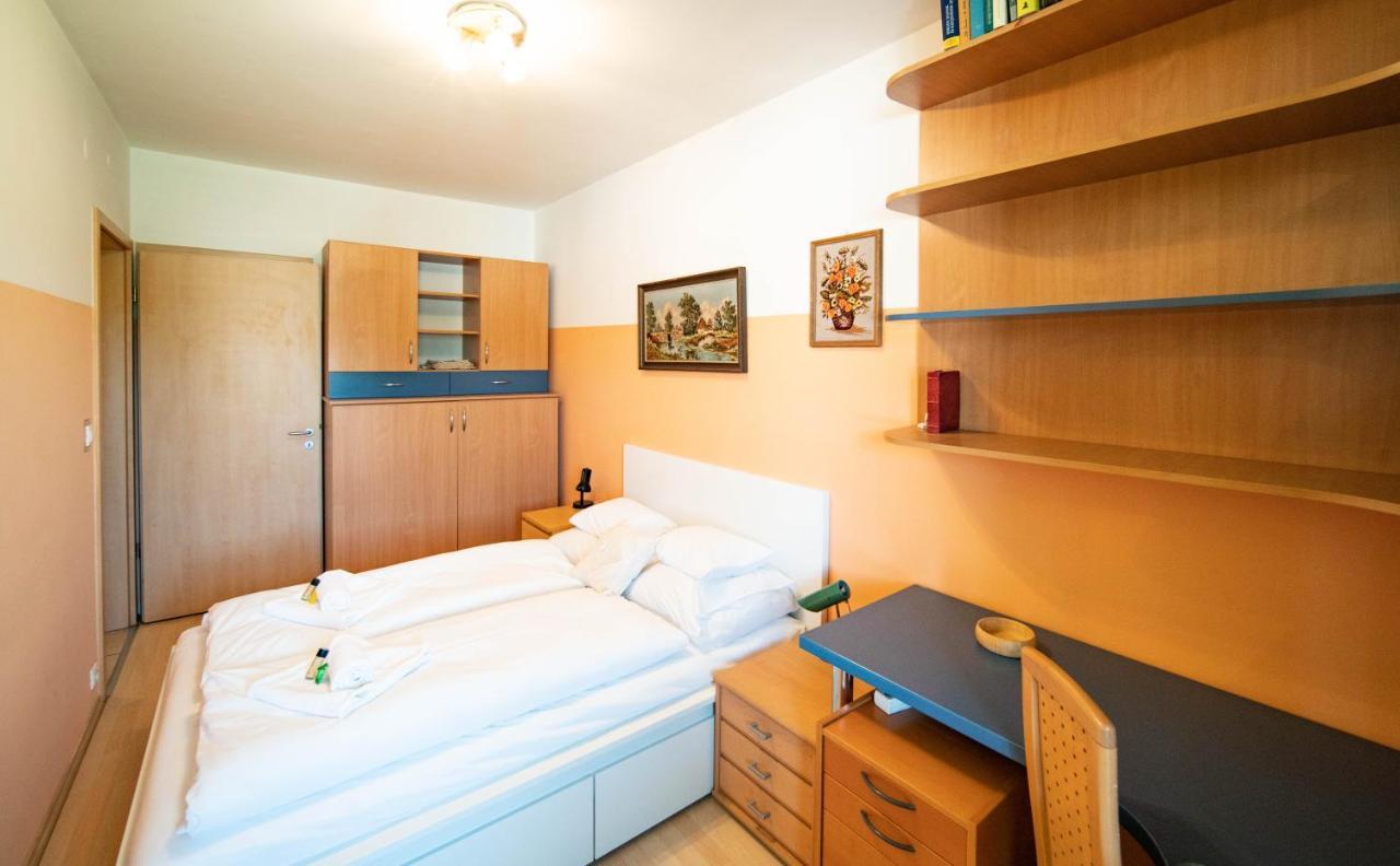 Free Parking Amphitheater Apartment - Wifi, Ac, Tv Budapest Exterior foto