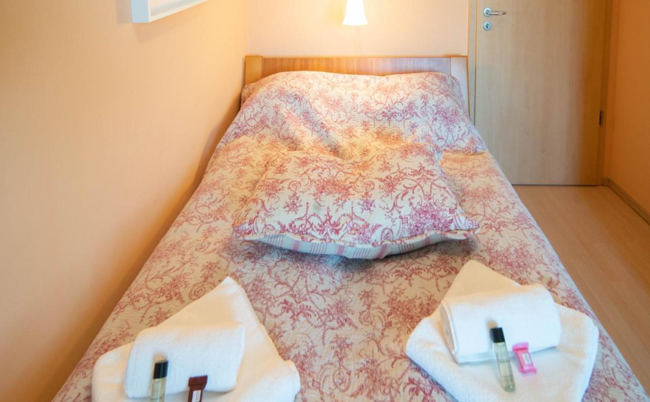Free Parking Amphitheater Apartment - Wifi, Ac, Tv Budapest Exterior foto