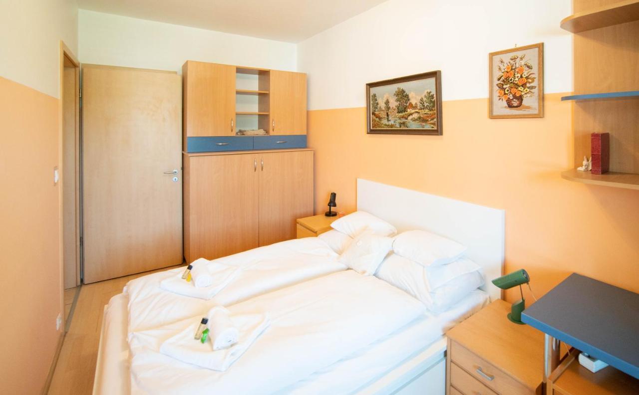Free Parking Amphitheater Apartment - Wifi, Ac, Tv Budapest Exterior foto