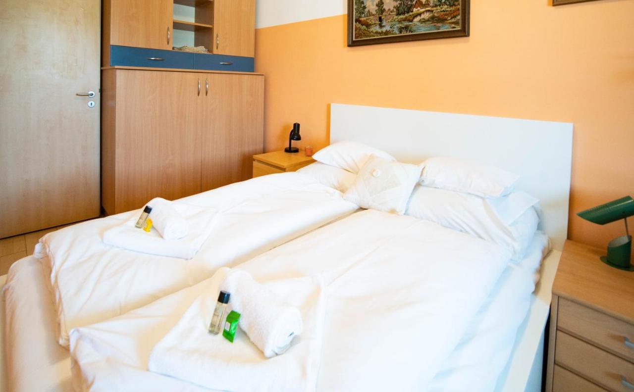 Free Parking Amphitheater Apartment - Wifi, Ac, Tv Budapest Exterior foto