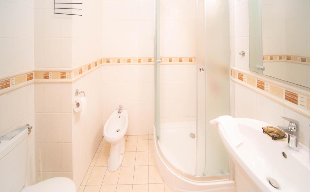 Free Parking Amphitheater Apartment - Wifi, Ac, Tv Budapest Exterior foto